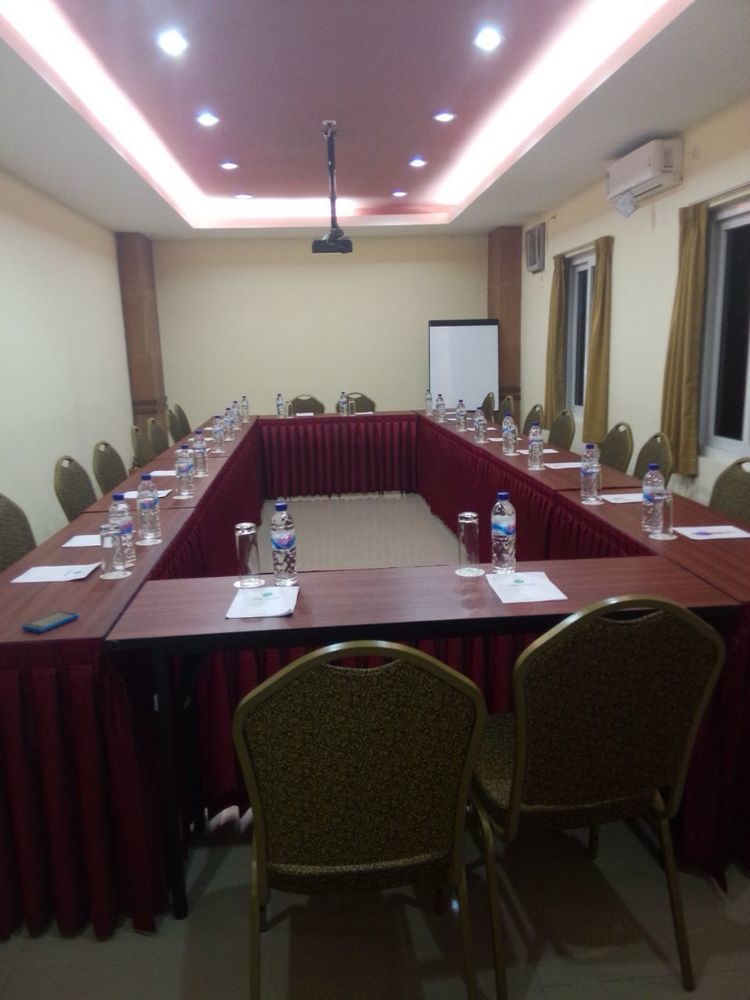 City Hotel Mataram Extérieur photo