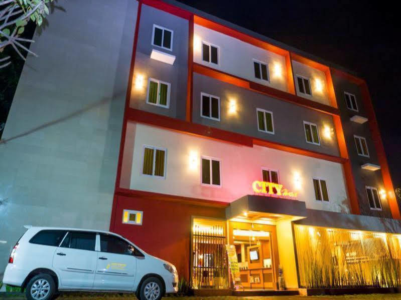 City Hotel Mataram Extérieur photo