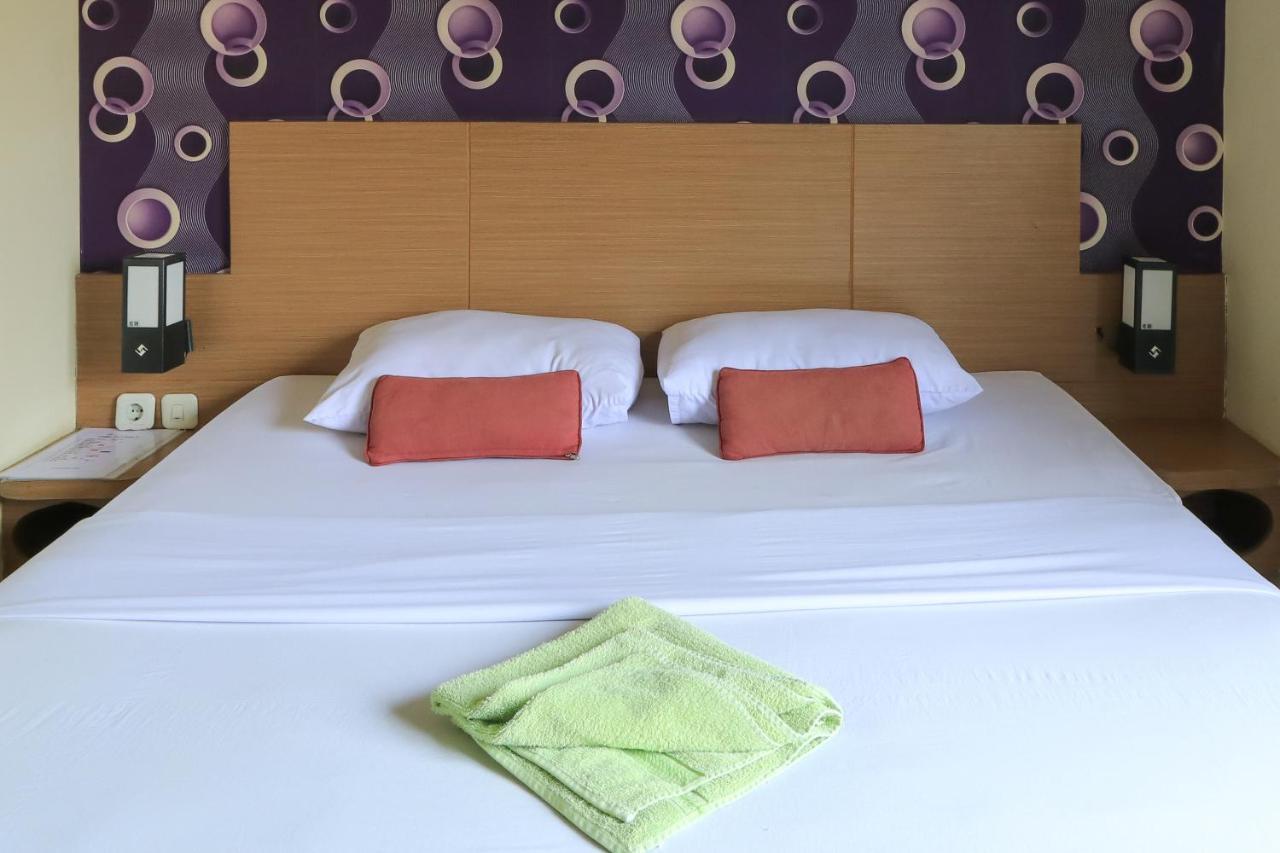 City Hotel Mataram Extérieur photo