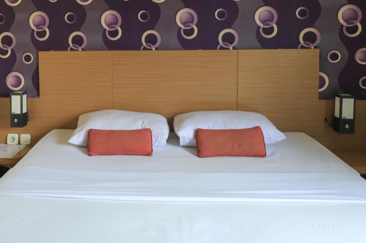 City Hotel Mataram Extérieur photo
