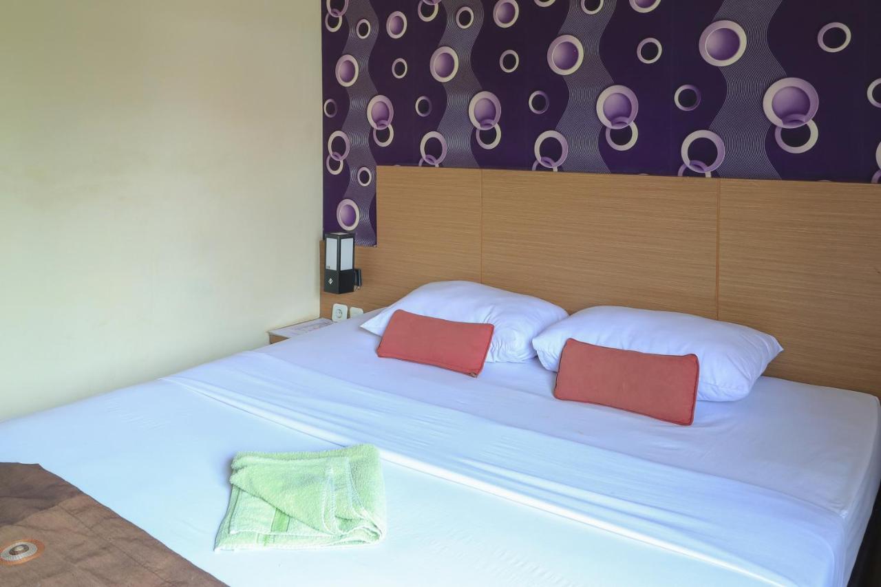 City Hotel Mataram Extérieur photo