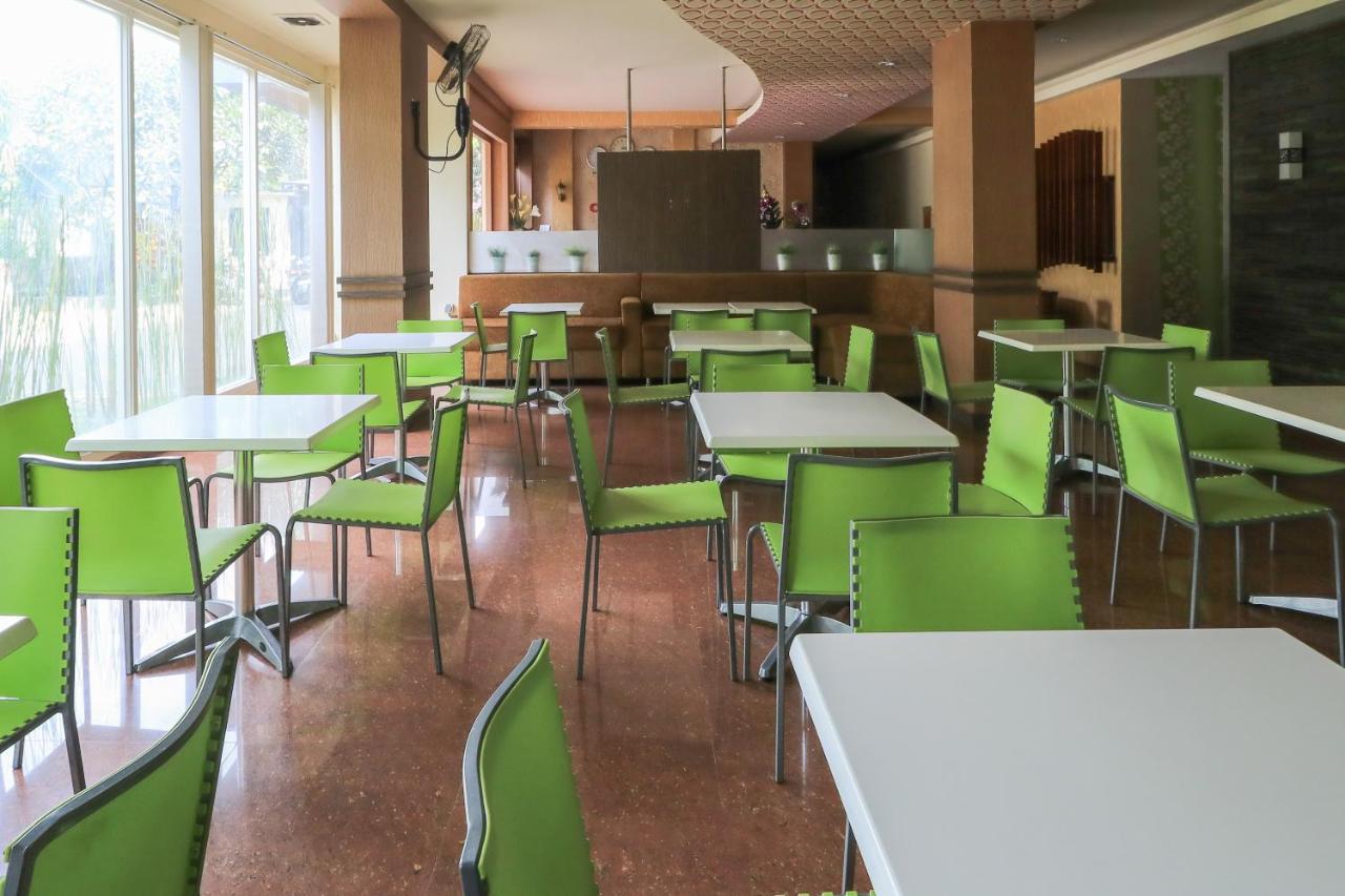 City Hotel Mataram Extérieur photo